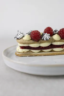 Mohn-Biskotten mit weißer Schokoladecreme